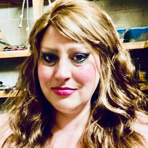 Meet your Posher, Adrianne